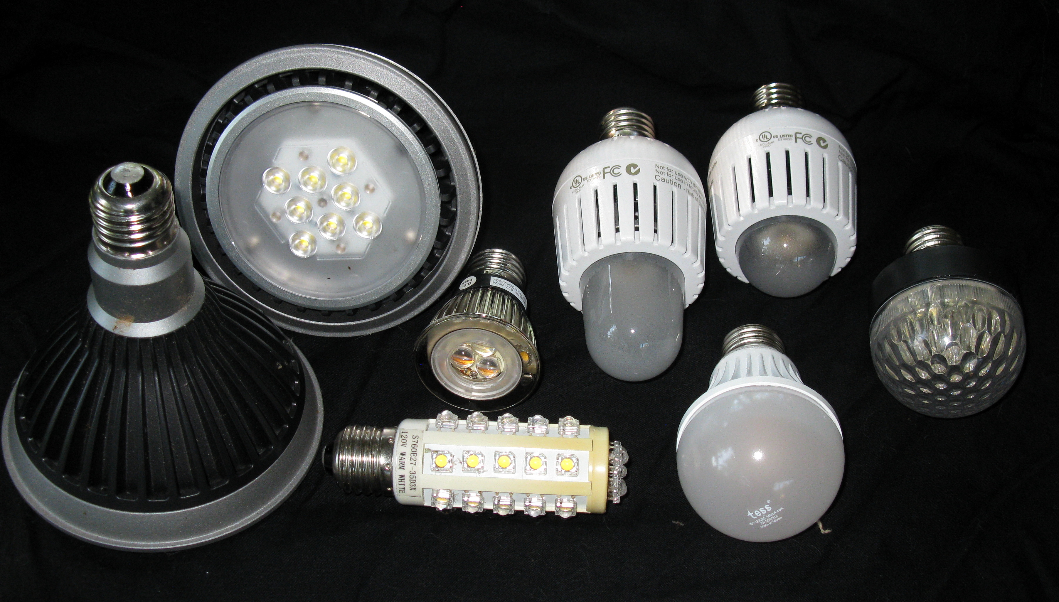 Бірнеше түрлі LED шамы