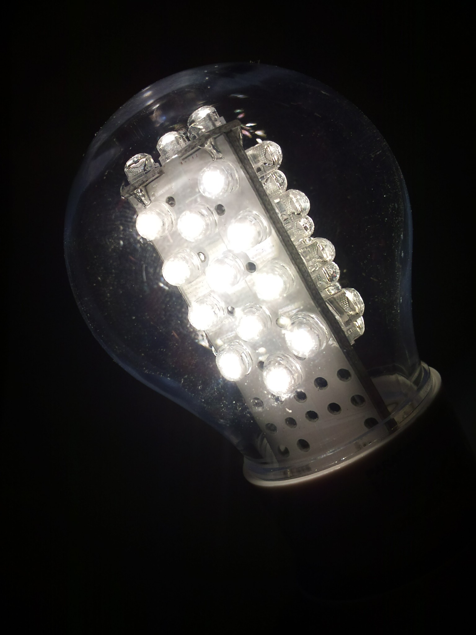 Жанып тұрған LED шам